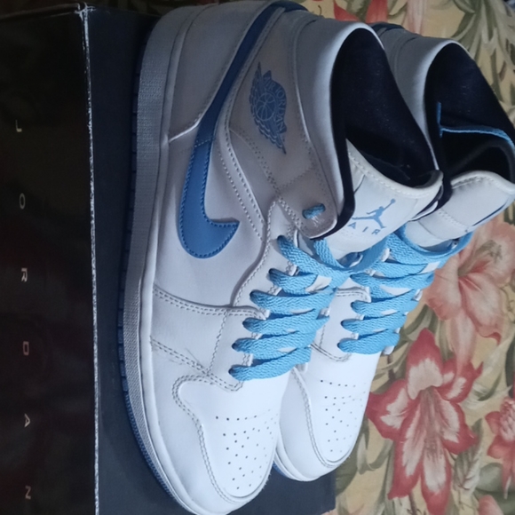 Air Jordan - Picture 4 of 8